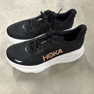 W Hoka Bondi 9